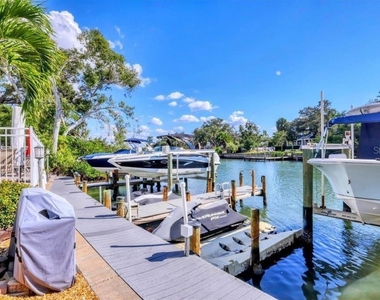 862 Hudson Avenue - Photo Thumbnail 19