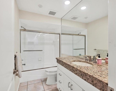862 Hudson Avenue - Photo Thumbnail 13