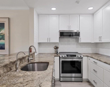 862 Hudson Avenue - Photo Thumbnail 5