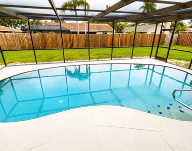 1526 Georgetowne Lane - Photo Thumbnail 32