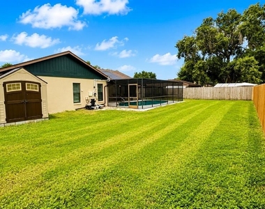 1526 Georgetowne Lane - Photo Thumbnail 34