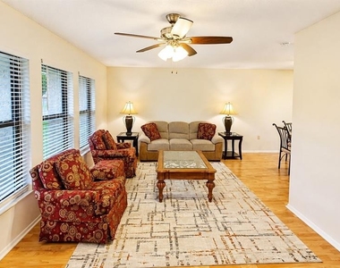 1526 Georgetowne Lane - Photo Thumbnail 6