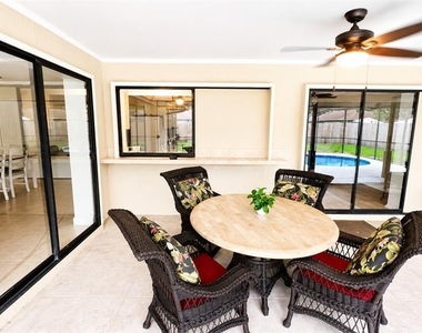 1526 Georgetowne Lane - Photo Thumbnail 28