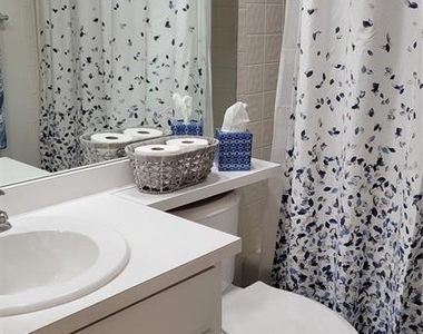 1526 Georgetowne Lane - Photo Thumbnail 12