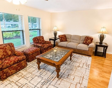 1526 Georgetowne Lane - Photo Thumbnail 8