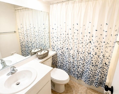1526 Georgetowne Lane - Photo Thumbnail 26