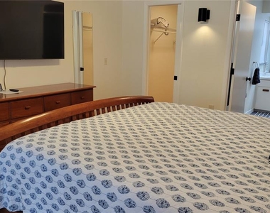 1526 Georgetowne Lane - Photo Thumbnail 16