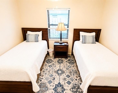 1526 Georgetowne Lane - Photo Thumbnail 25