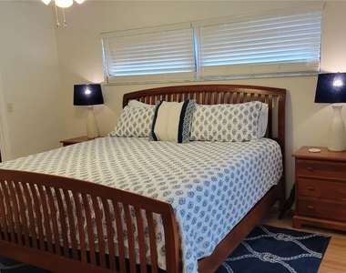 1526 Georgetowne Lane - Photo Thumbnail 15
