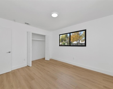 2239 Worrington Street - Photo Thumbnail 20