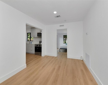 2239 Worrington Street - Photo Thumbnail 4
