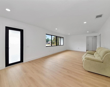 2239 Worrington Street - Photo Thumbnail 2