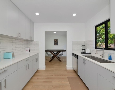 2239 Worrington Street - Photo Thumbnail 6