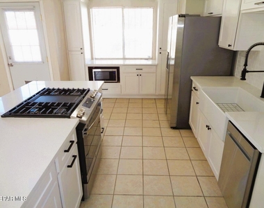309 Turnstone Drive - Photo Thumbnail 12