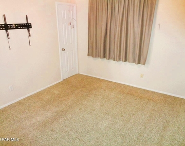 309 Turnstone Drive - Photo Thumbnail 14