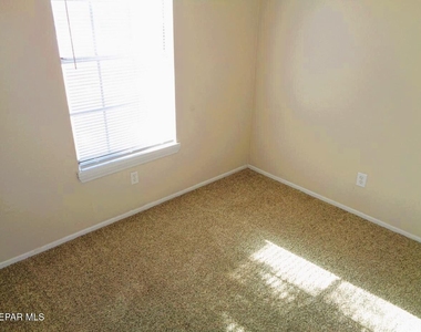 309 Turnstone Drive - Photo Thumbnail 17