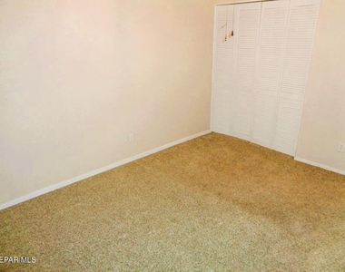 309 Turnstone Drive - Photo Thumbnail 15