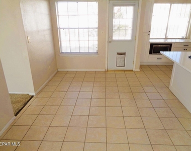 309 Turnstone Drive - Photo Thumbnail 8
