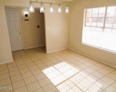 309 Turnstone Drive - Photo Thumbnail 2
