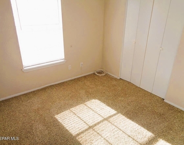 309 Turnstone Drive - Photo Thumbnail 19