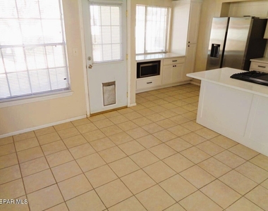 309 Turnstone Drive - Photo Thumbnail 9
