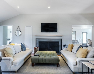 321 Shore Road - Photo Thumbnail 7