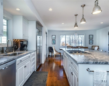 321 Shore Road - Photo Thumbnail 3