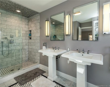 321 Shore Road - Photo Thumbnail 10