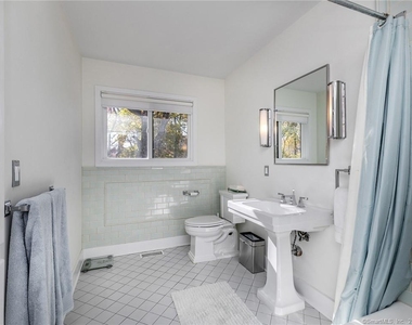 321 Shore Road - Photo Thumbnail 13
