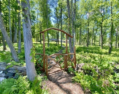 321 Shore Road - Photo Thumbnail 24