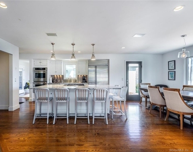 321 Shore Road - Photo Thumbnail 5