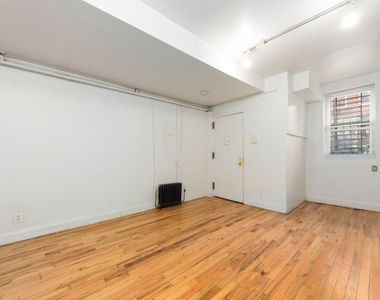 33 Withers Street - Photo Thumbnail 1
