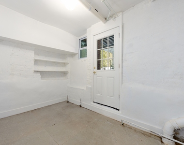 33 Withers Street - Photo Thumbnail 3