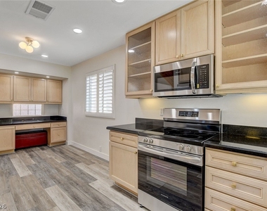 2999 Bel Air Drive - Photo Thumbnail 20
