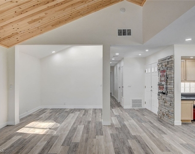 2999 Bel Air Drive - Photo Thumbnail 9