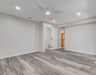 2999 Bel Air Drive - Photo Thumbnail 23