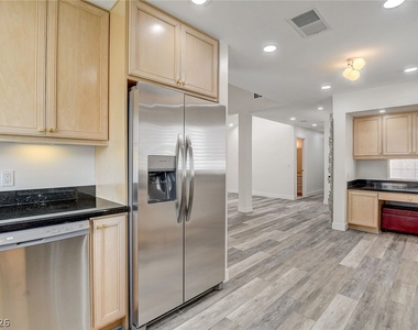 2999 Bel Air Drive - Photo Thumbnail 21