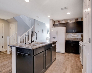 1045 Spotted Saddle Street - Photo Thumbnail 6