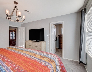 1045 Spotted Saddle Street - Photo Thumbnail 11
