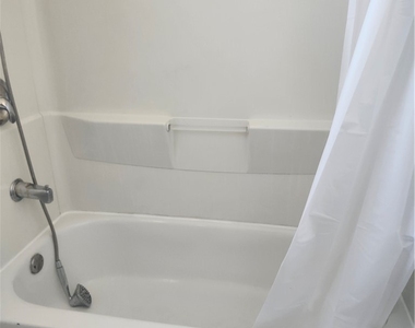 2700 Basswood Avenue - Photo Thumbnail 8