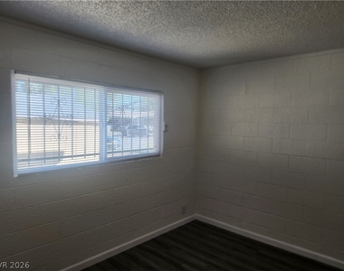 2700 Basswood Avenue - Photo Thumbnail 18