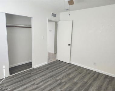 2700 Basswood Avenue - Photo Thumbnail 15