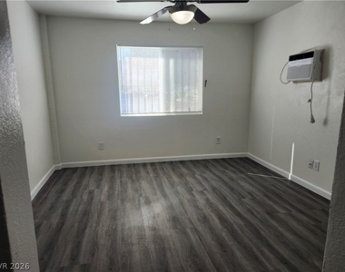 2700 Basswood Avenue - Photo Thumbnail 9
