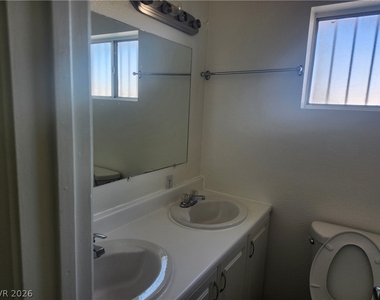 2700 Basswood Avenue - Photo Thumbnail 7