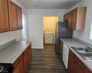 2700 Basswood Avenue - Photo Thumbnail 2