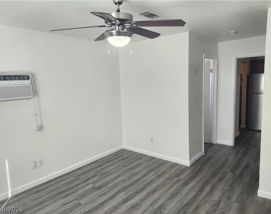 2700 Basswood Avenue - Photo Thumbnail 6