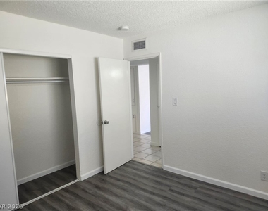 2700 Basswood Avenue - Photo Thumbnail 17