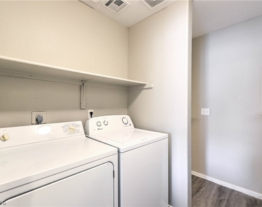 3637 Ian Thomas Street - Photo Thumbnail 8