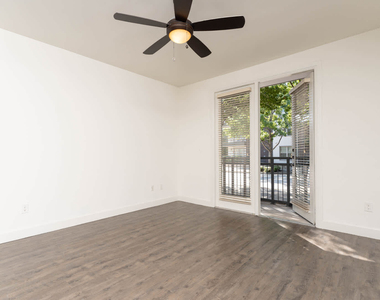 1111 S Main St - Photo Thumbnail 7