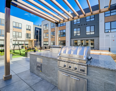 655 Washington Street - Photo Thumbnail 42